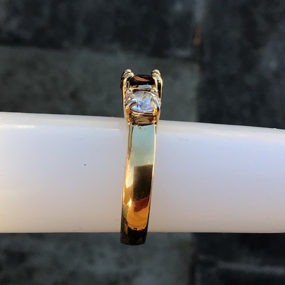 Sparkling Vintage Garnet Sterling Silver Ring with Gold Plate Size 6 1/2 - Picture 8 of 14